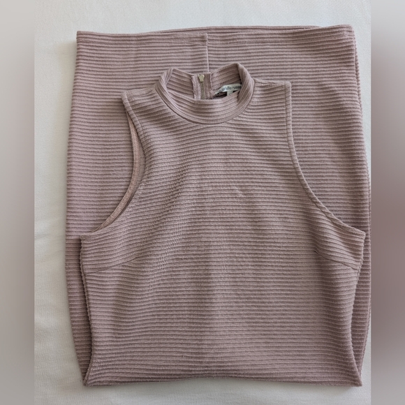 Dress - Picture 2 of 5